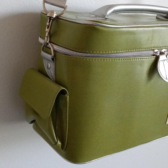 Tahitian Noni Olive Green Travel Bag - Picture 6 of 16